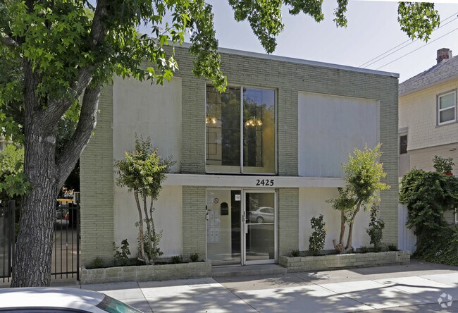 Building Photo - 2425 Q St