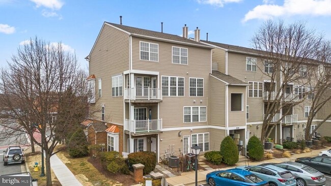 Building Photo - 204 Fallsgrove Blvd