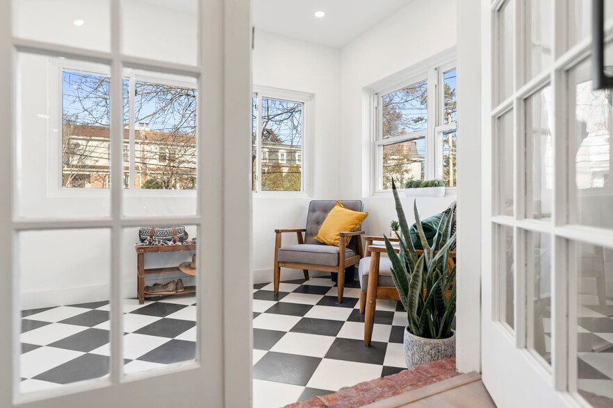 Building Photo - 202 W Wayne Ave