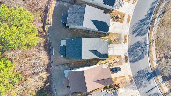 Building Photo - 11715 Clems Branch Dr