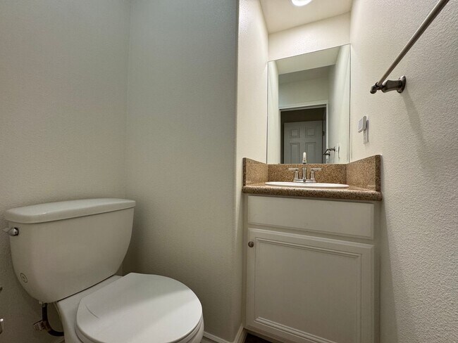 Building Photo - Stunning 5Bd/3.5Ba Home in Laguna Hills with a Pool and Elevator!