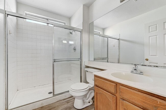 Building Photo - Spacious Henderson Four Bedroom!