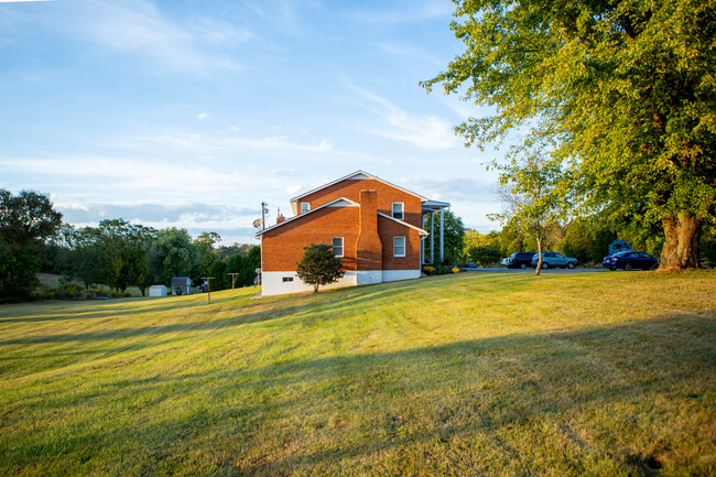 Building Photo - 6508 Sharpsburg Pike
