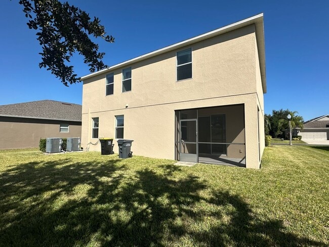 Building Photo - Upscale and modern 5bedroom/2.5bath home i...