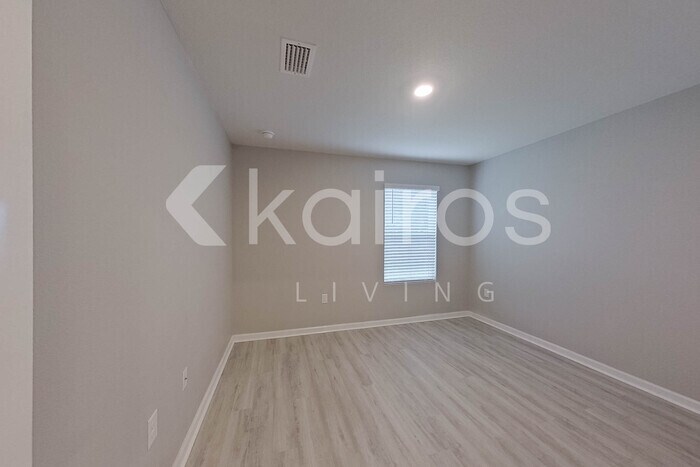 Building Photo - 4690 Malay Cir