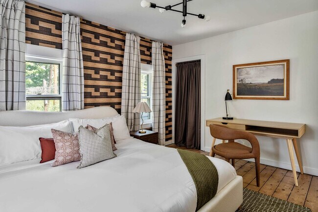 Building Photo - 52 Church St