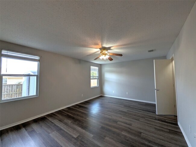 Building Photo - 1736 Carolina Ridge Way