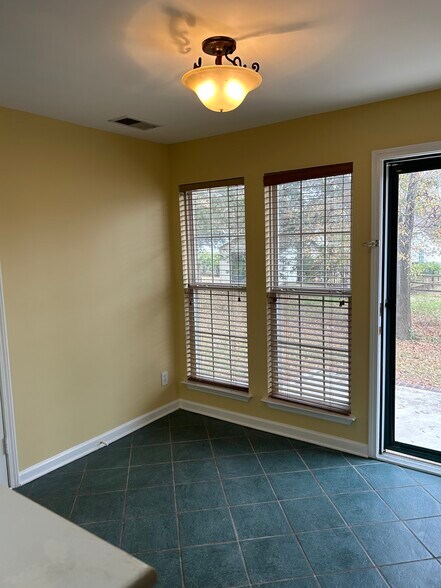 Building Photo - 505 Long Creek Pky