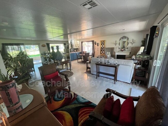 Building Photo - 421 S Paseo Laredo