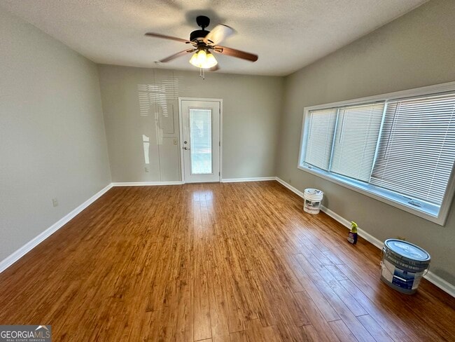 Building Photo - 1013 Walke Dairy Rd