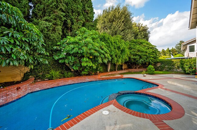 Building Photo - 945 Finnell Way