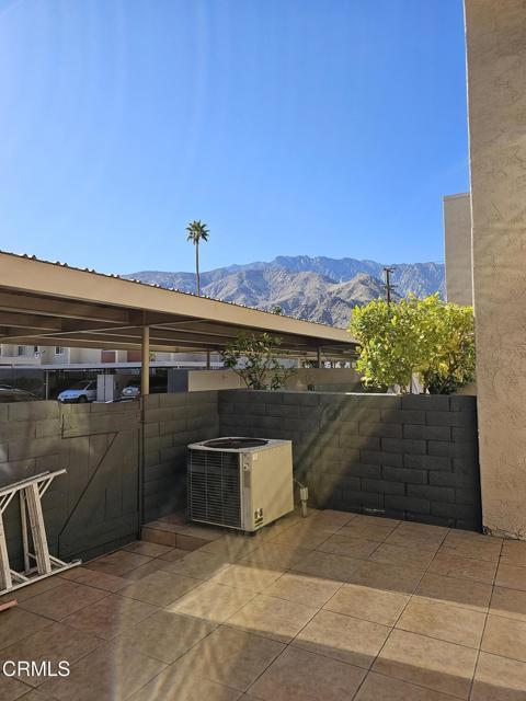 Building Photo - 2166 N Indian Canyon Dr
