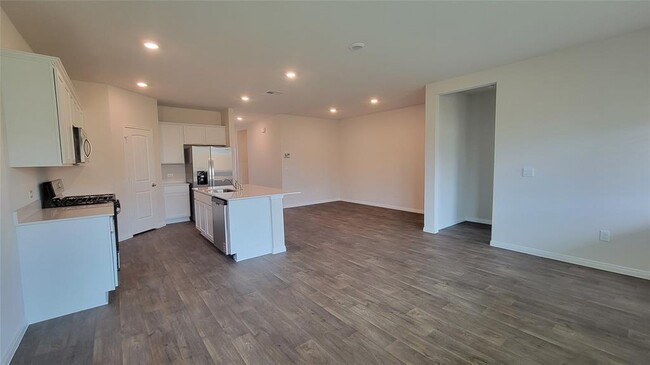 Building Photo - 115 Palo Pinto Dr