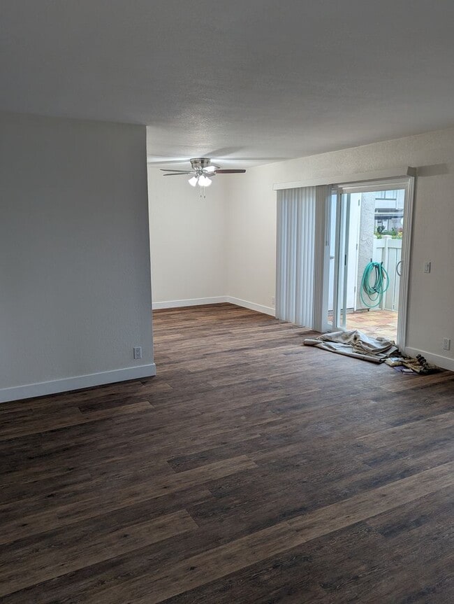 Building Photo - Fully Upgraded 3 Bed/2 Bath Condo - Poway