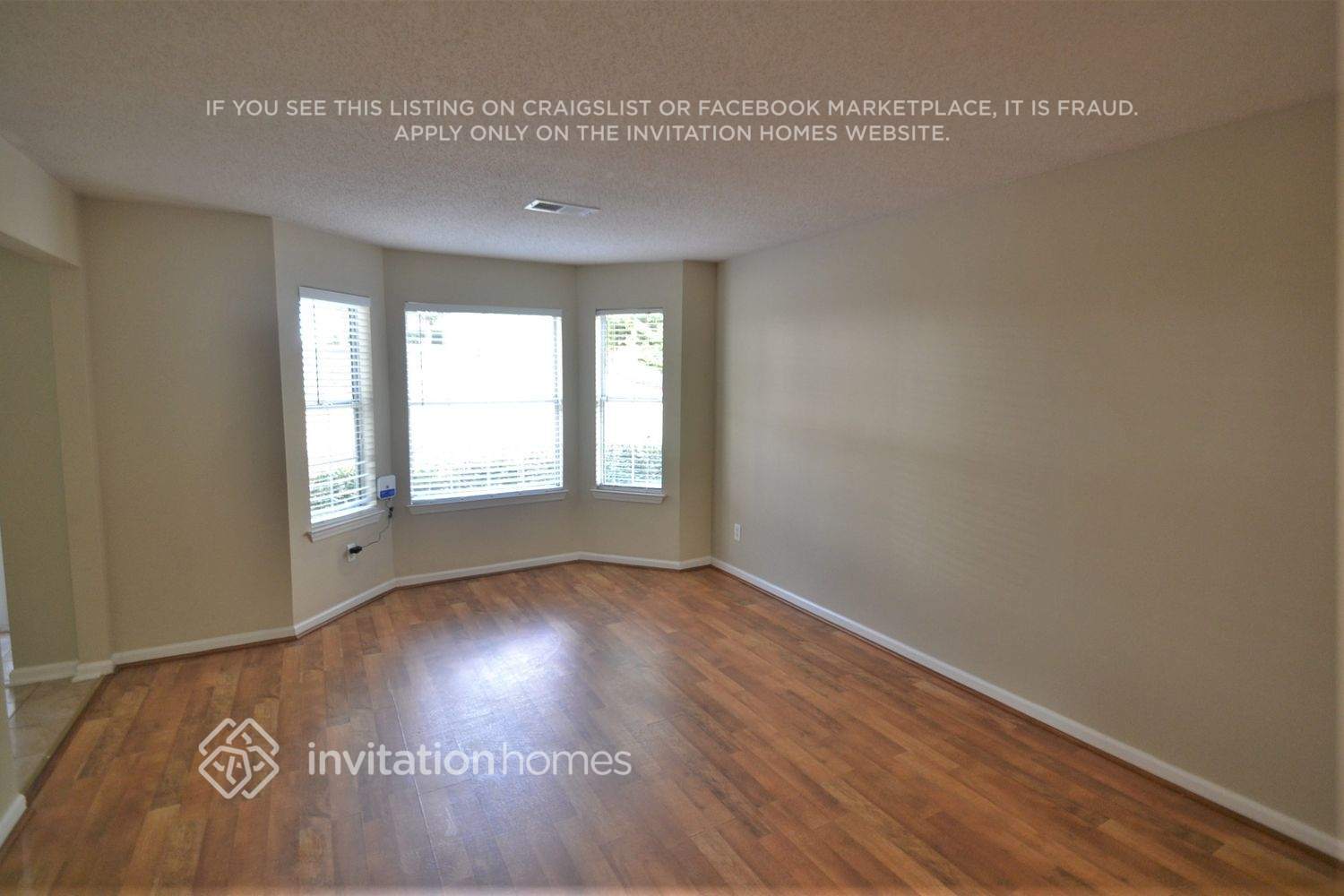 Building Photo - 489 Lakewater Estates Dr