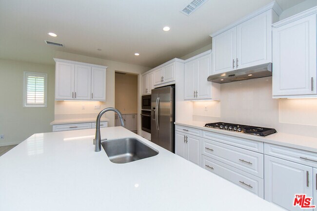 Building Photo - 10922 Mesa Ct