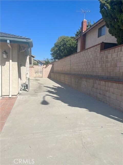 Building Photo - 23303 Wagon Trail Rd