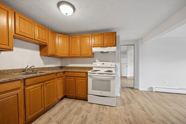 Building Photo - 9 Guiel Pl