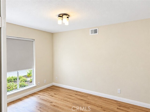 Building Photo - 7 Lakegrass
