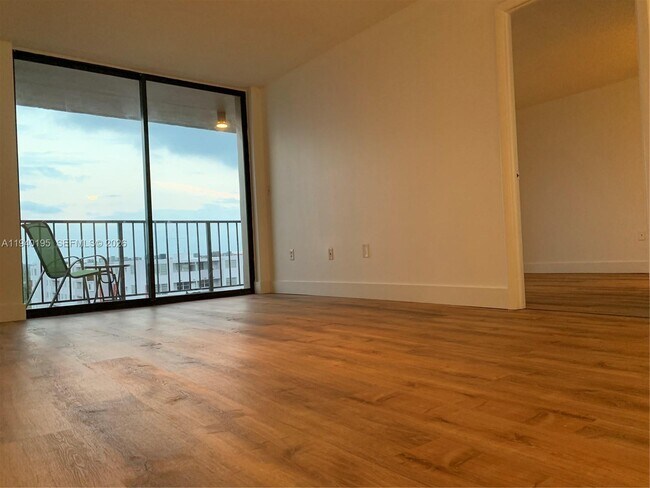 Building Photo - 16751 NE 9th Ave