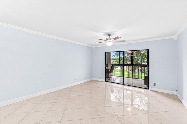 Building Photo - 14475 Strathmore Ln