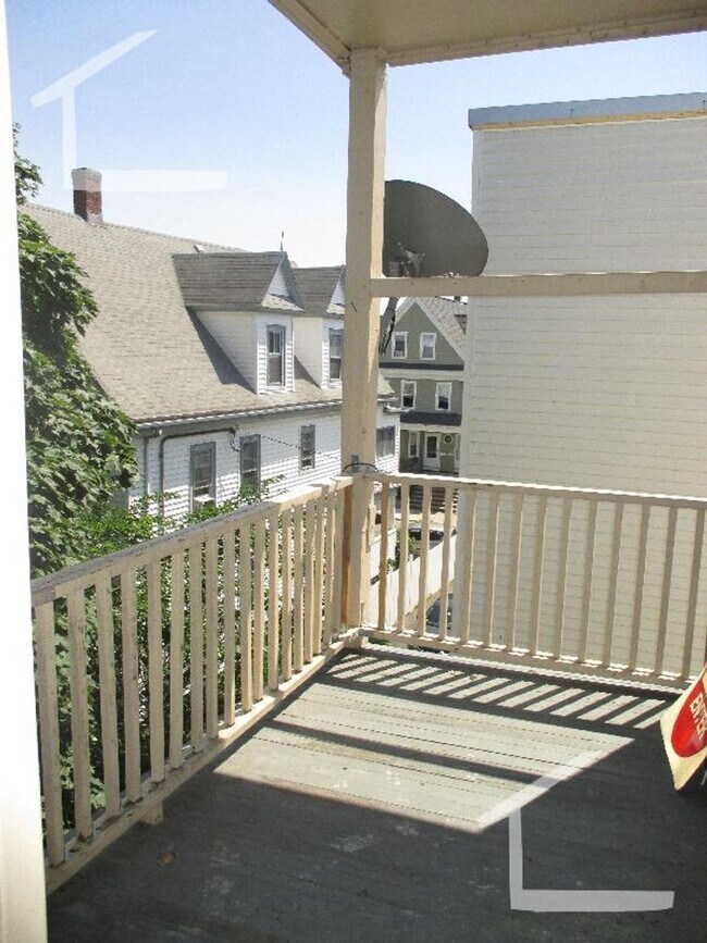 Building Photo - Check out this 3 bed in Lower Allston