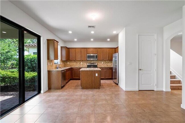 Building Photo - 8857 Willow Cove Ln