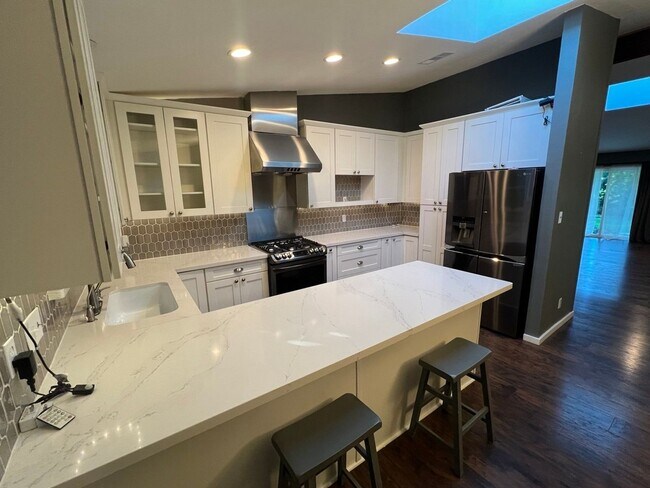 Building Photo - 803 Single Oak Cove