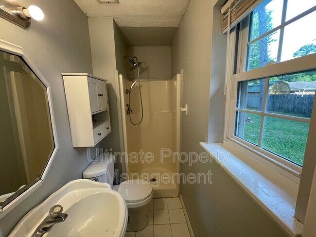 Building Photo - 5810 Solera Rd