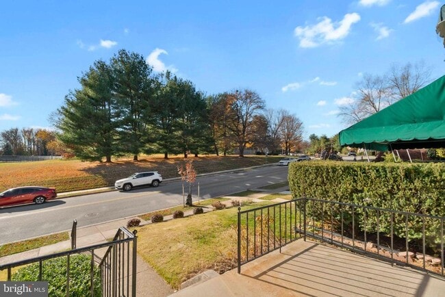 Building Photo - 1906 Glen Keith Blvd