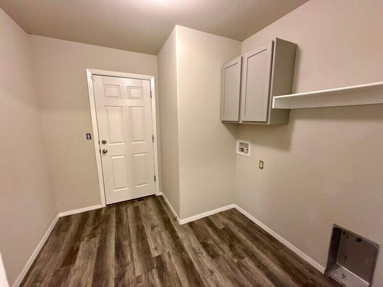 Building Photo - 530 Woodcreek Lp