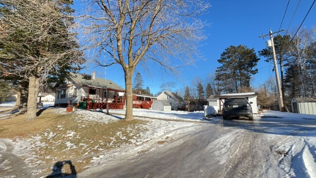 Building Photo - Three Bedroom Single-Family Home In Duluth...