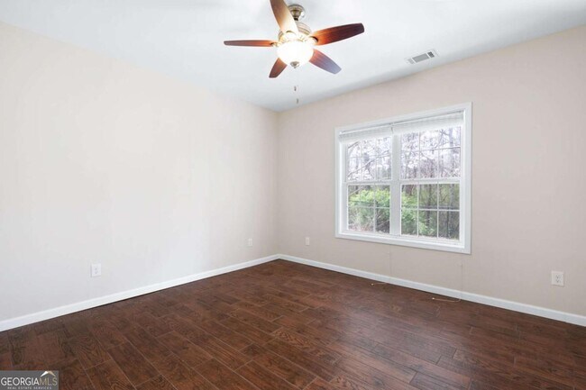 Building Photo - 1083 Soaring Way NE