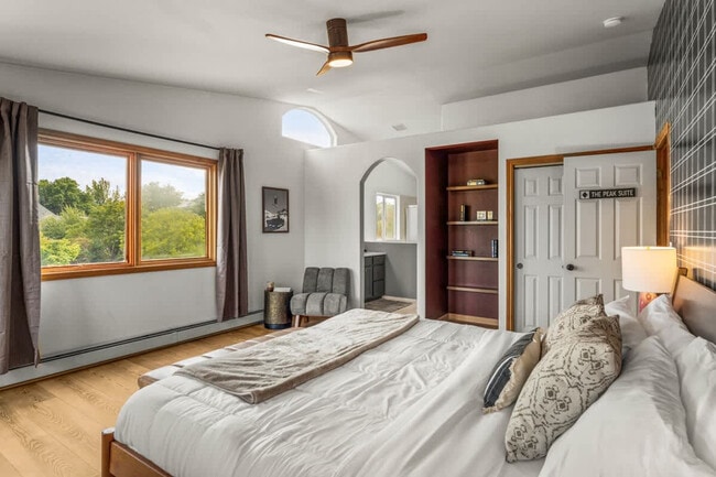 Building Photo - 7208 Secrest Ct