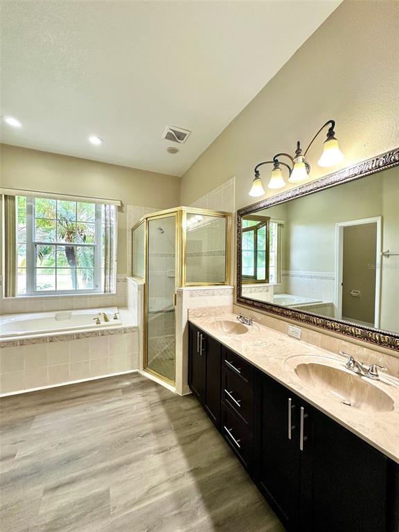 Building Photo - 2630 High Ridge Dr