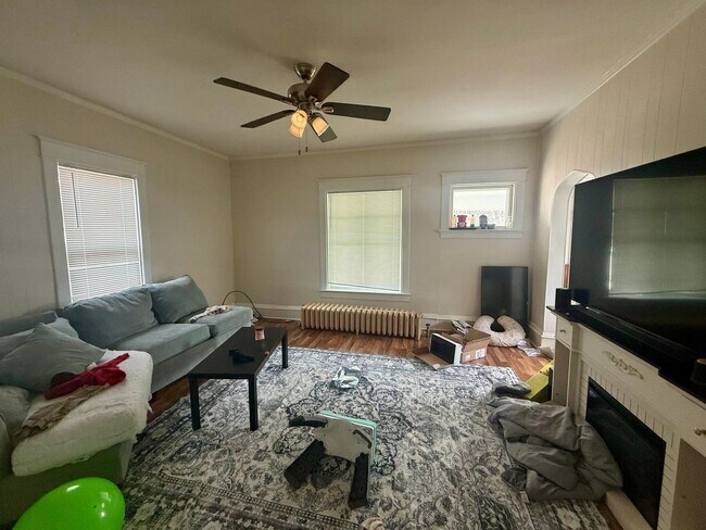 Building Photo - 1222 Prospect Ave