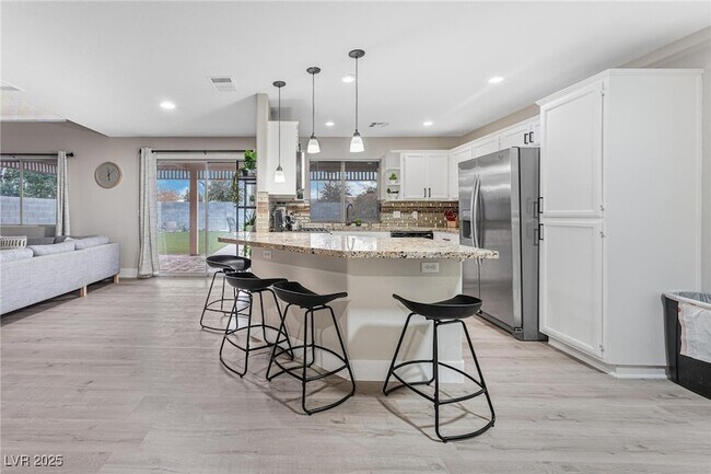 Building Photo - 519 Hall of Fame Dr