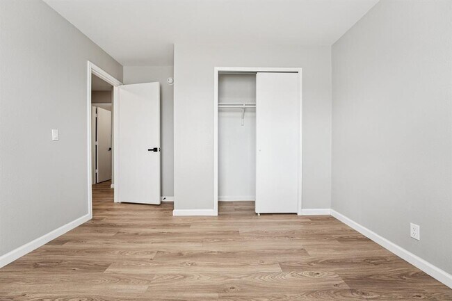 Building Photo - 429 Atlantis