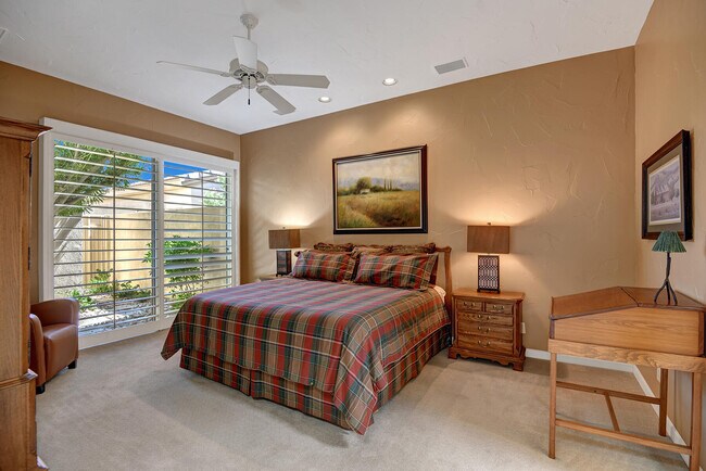Building Photo - 383 Desert Holly Dr