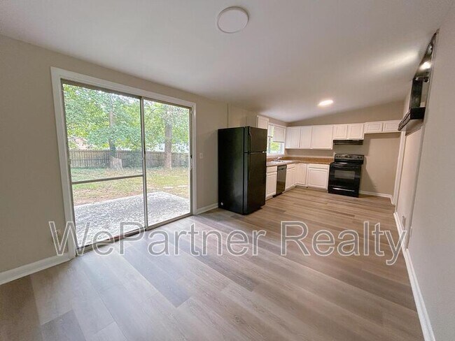 Building Photo - 3558 Telstar Dr