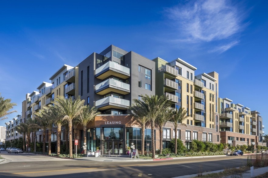 Metropolis - 2100 Sullivan Irvine CA 92614 | Apartment Finder