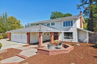 Building Photo - 44 Lariat Ct