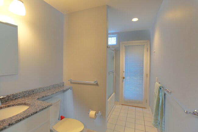Building Photo - 17 Timber Ln
