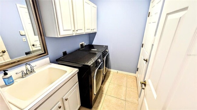 Building Photo - 705 Fordingbridge Way