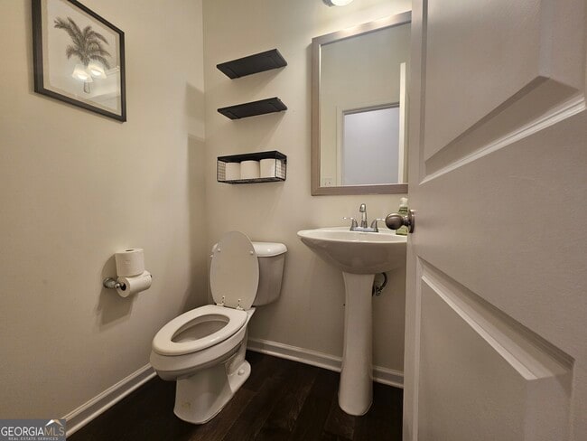 Building Photo - 16 Saint Georges Pl