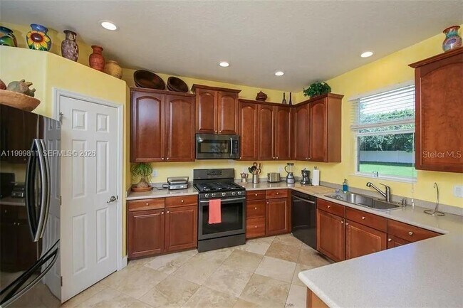 Building Photo - 6945-6974 74th St Cir E