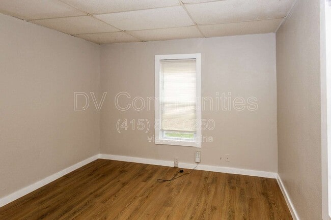 Building Photo - 3818 Highland Rd