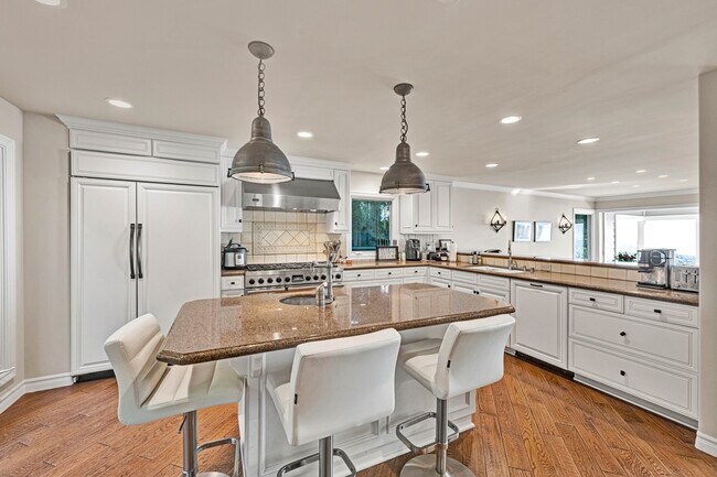 Building Photo - 21 No Vista De La Luna