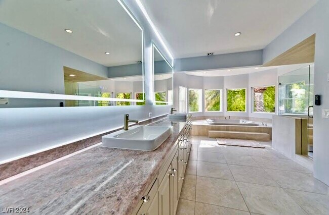 Building Photo - 3160 Bel Air Dr