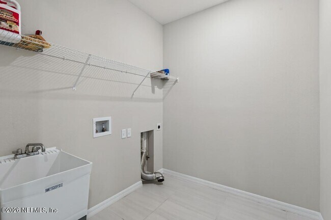 Building Photo - 3399 Kindlewood Dr